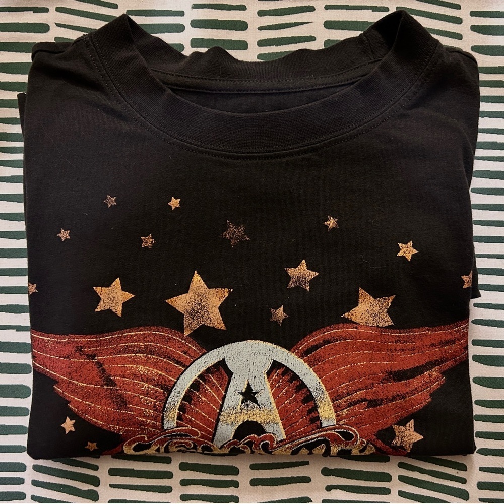 SIZE L | Aerosmith Vintage-Style Wings & Stars Graphic Tee - Picture 7 of 9
